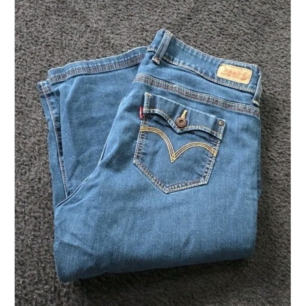 Vtg Ladies Levis Size 14 32x19 Capri Pants Denim Double Flap pockets & Buttons